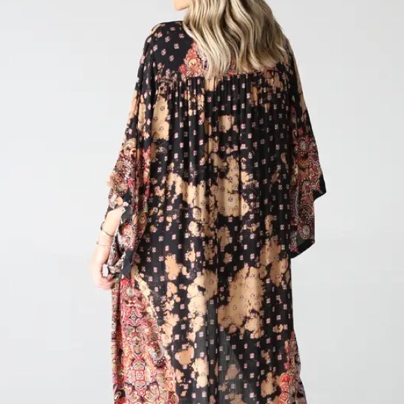 Vintage Kimono with tie dye accents. - Picture 1 of 2